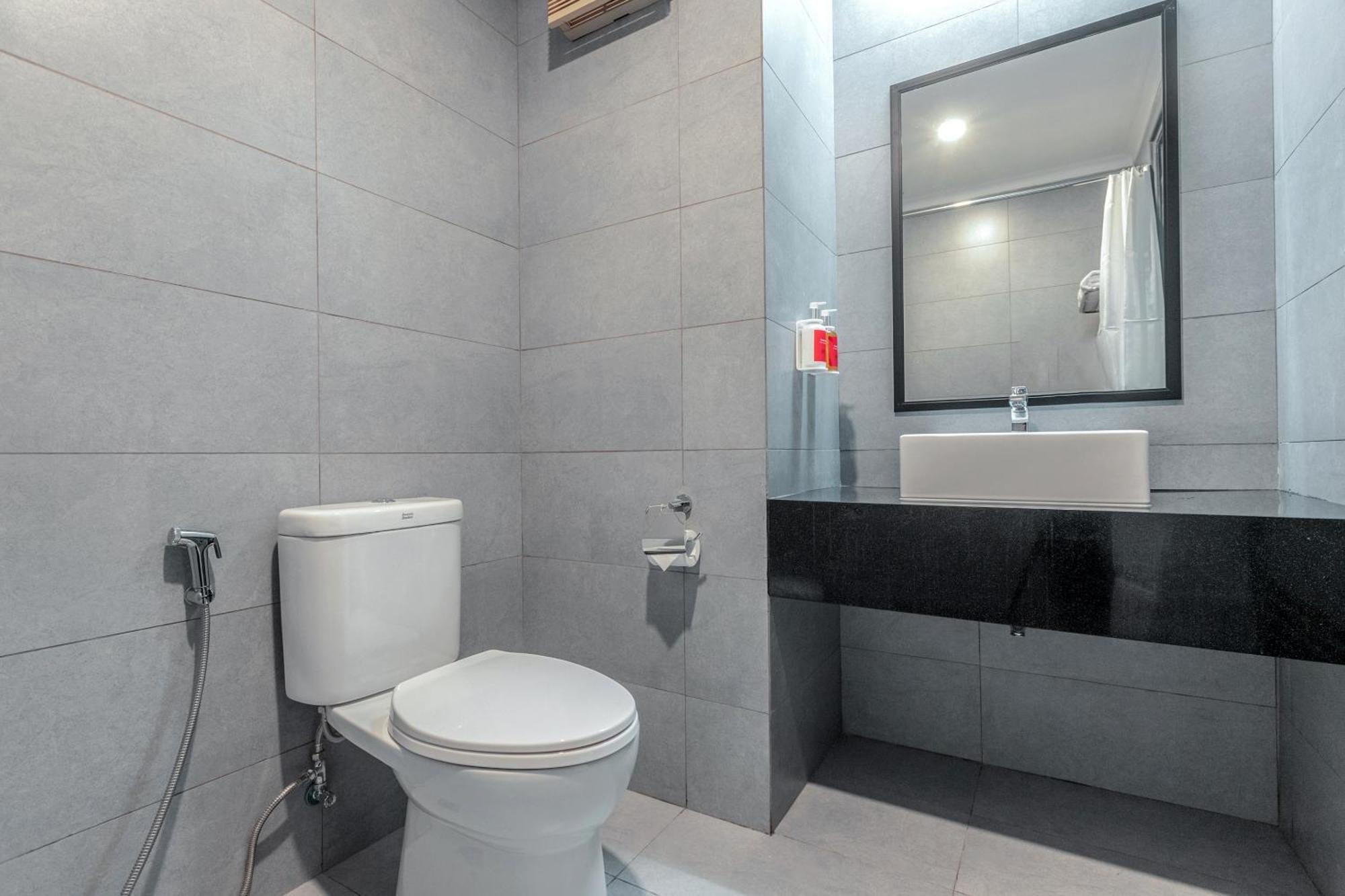 ג'קרטה Super Oyo Townhouse 2 Hotel Gunung Sahari מראה חיצוני תמונה