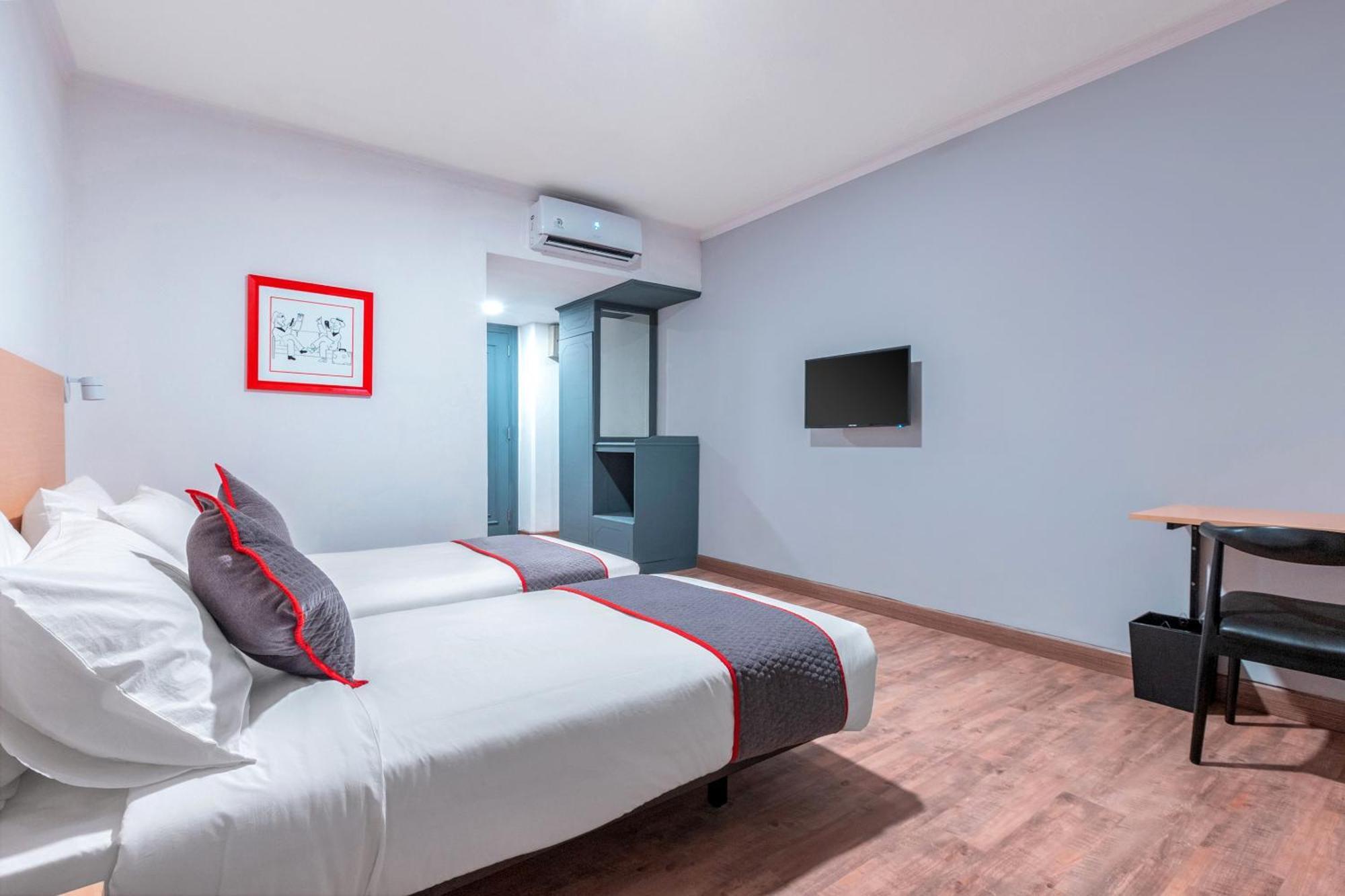 ג'קרטה Super Oyo Townhouse 2 Hotel Gunung Sahari מראה חיצוני תמונה