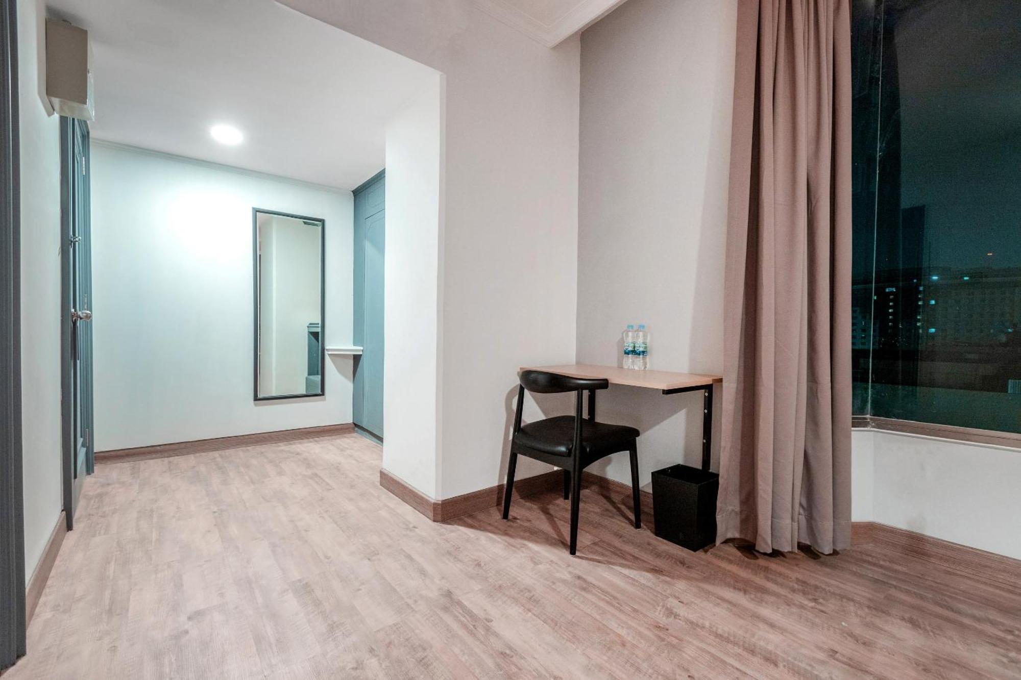 ג'קרטה Super Oyo Townhouse 2 Hotel Gunung Sahari מראה חיצוני תמונה