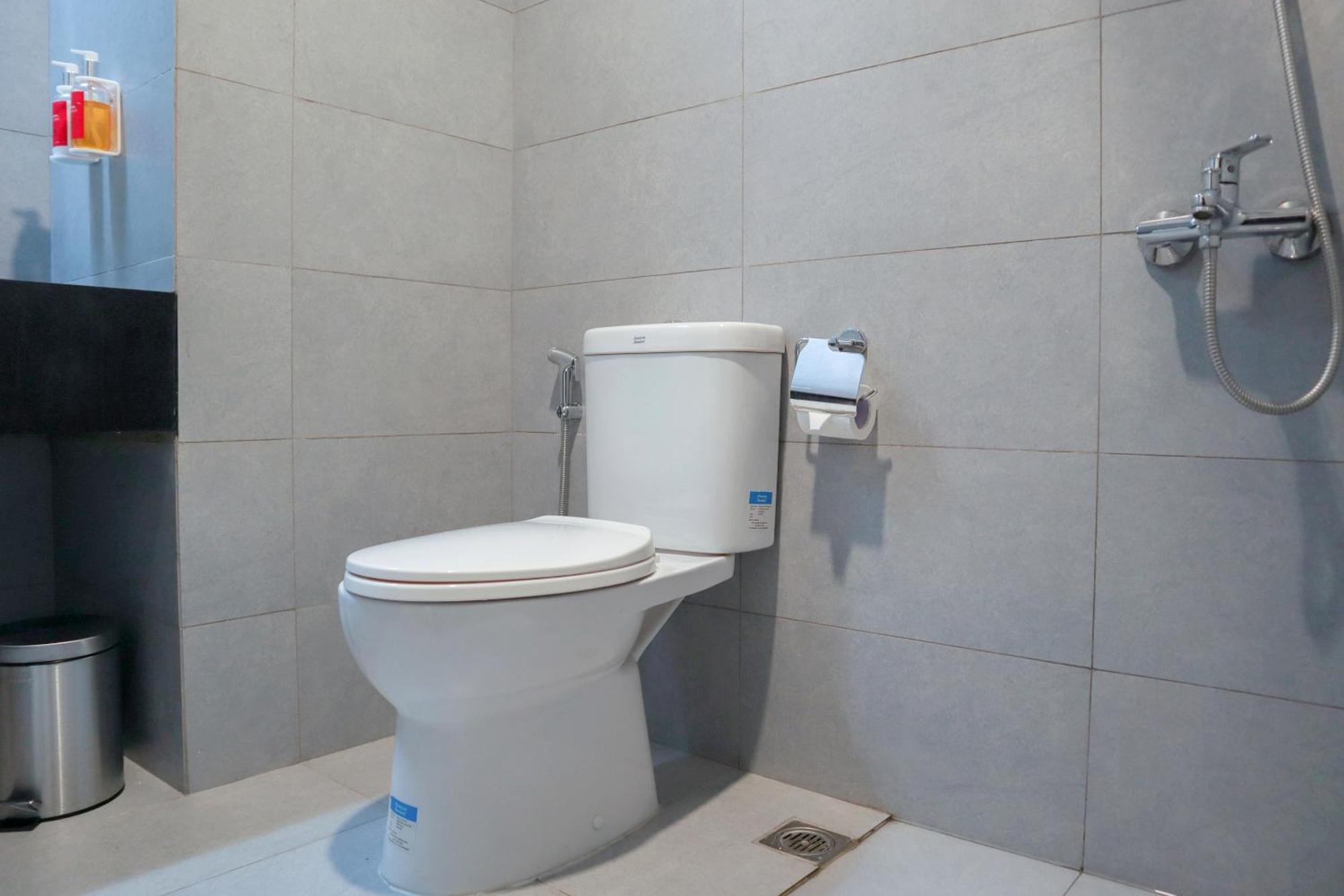 ג'קרטה Super Oyo Townhouse 2 Hotel Gunung Sahari מראה חיצוני תמונה