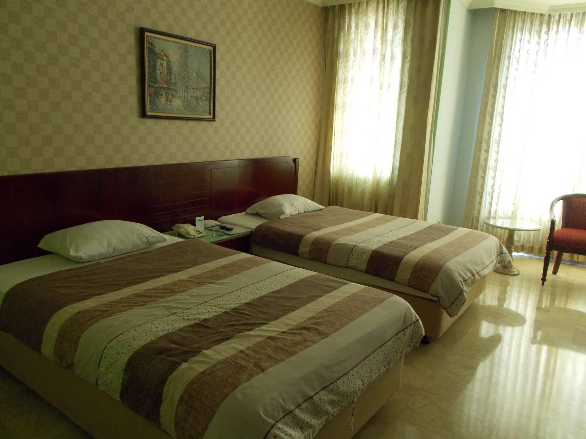 ג'קרטה Super Oyo Townhouse 2 Hotel Gunung Sahari מראה חיצוני תמונה