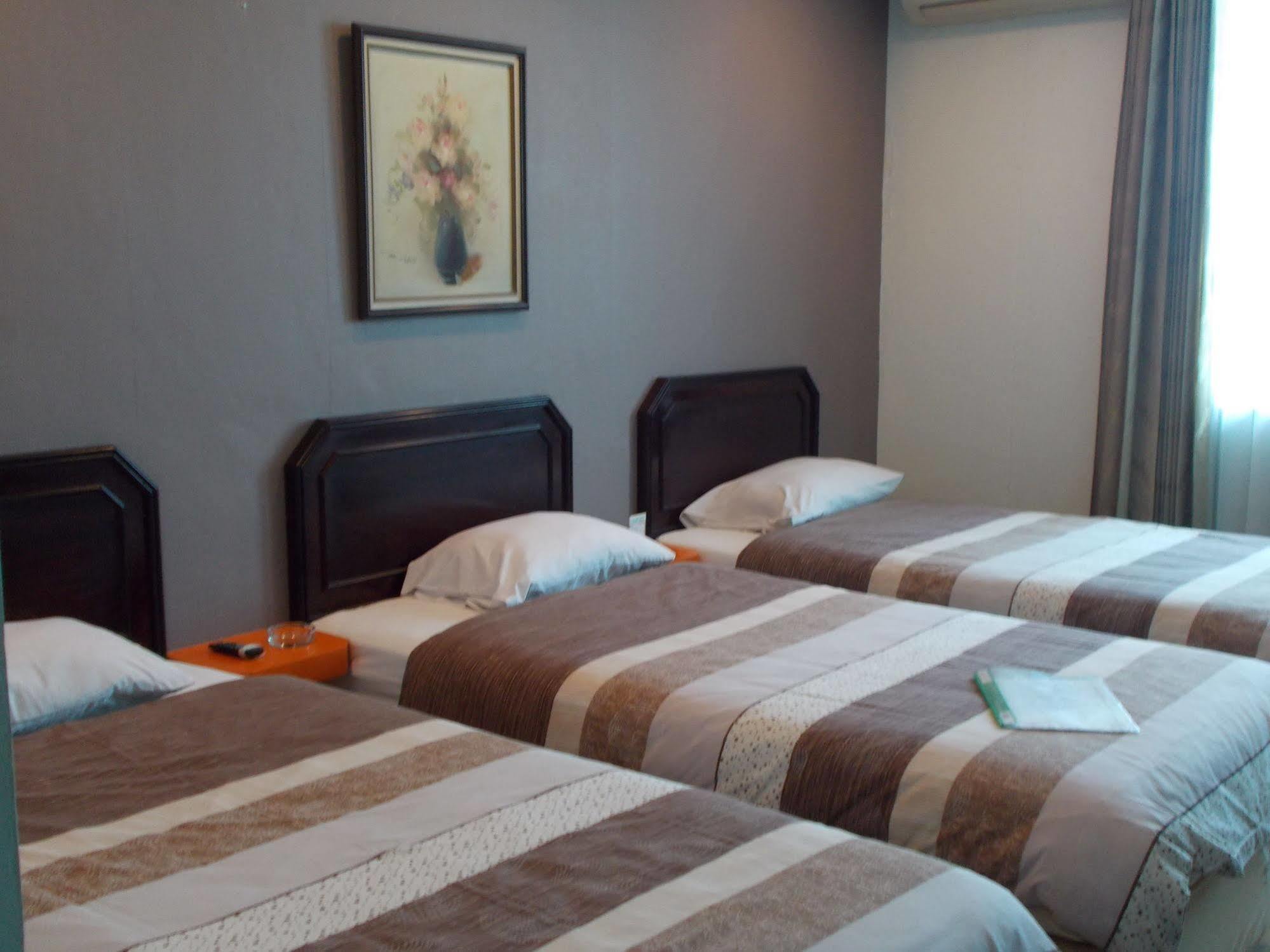 ג'קרטה Super Oyo Townhouse 2 Hotel Gunung Sahari מראה חיצוני תמונה