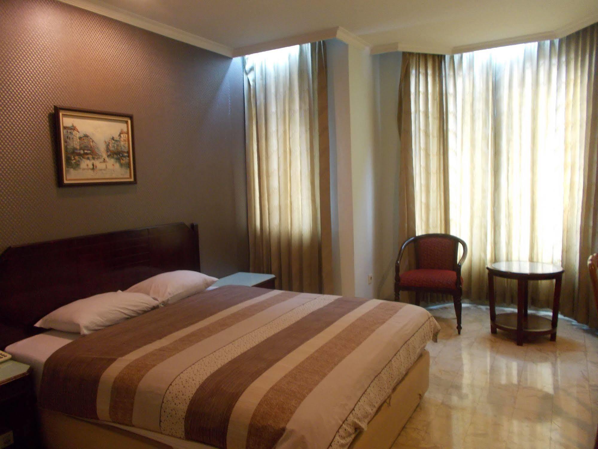 ג'קרטה Super Oyo Townhouse 2 Hotel Gunung Sahari מראה חיצוני תמונה